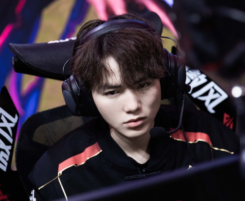 Doinb遭遇七持续失利,TES教练压力巨大!气势如虹延续 Doinb遭遇七持续失利,TES教练压力巨大!气势如虹延续