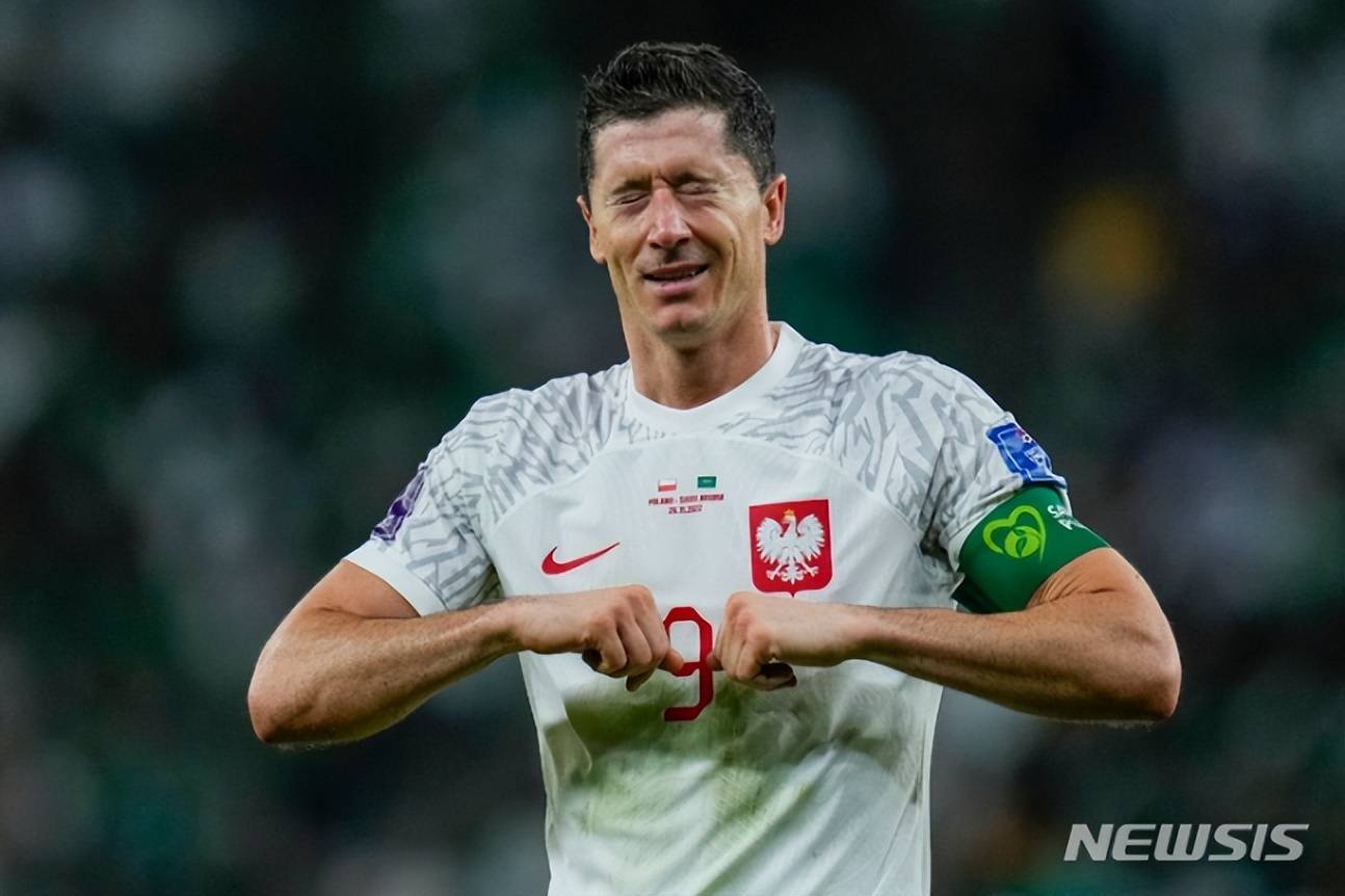 Yiwan28-关于莱万多夫斯基在德国队比赛中精彩发挥，战术调整引发热议！的信息