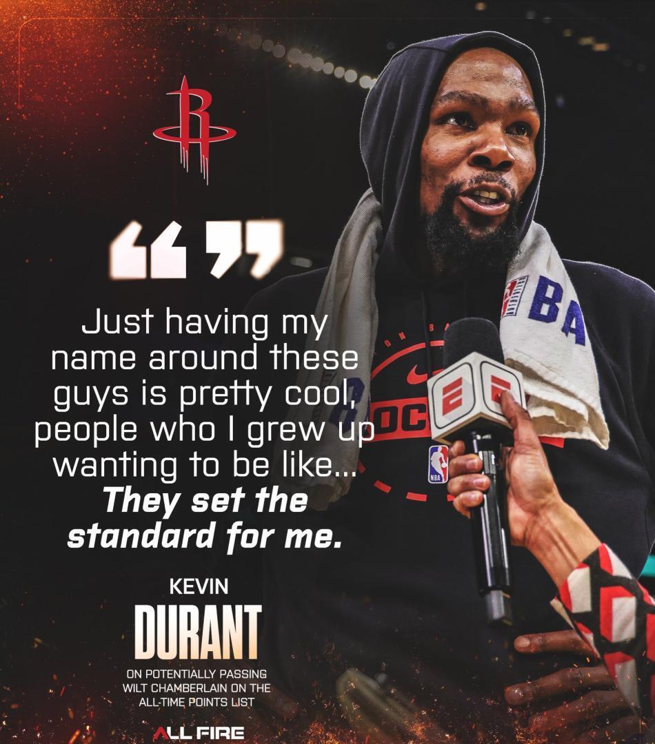 包含杜兰特连续十场比赛得分超过惊险取胜，美国队挑战极限！的词条