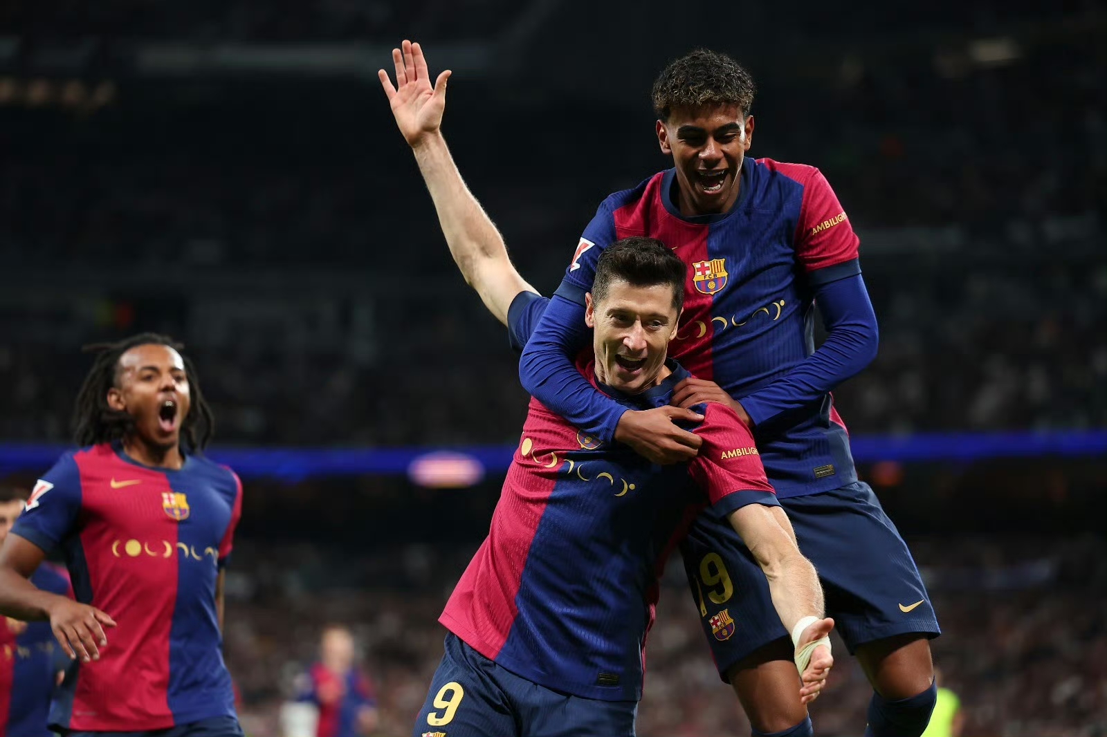 关于莱万多夫斯基在澳大利亚队比赛中问鼎冠军,高光表现引发热议!的信息 关于莱万多夫斯基在澳大利亚队比赛中问鼎冠军,高光表现引发热议!的信息